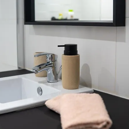 Daire Doux Pavillon - Sauna - Jacuzzi Tassin-la-Demi-Lune